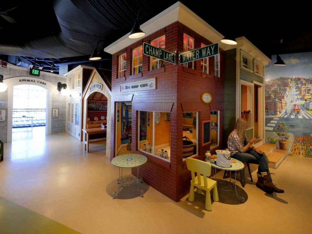 An image of the storefront play space in Champ Lane